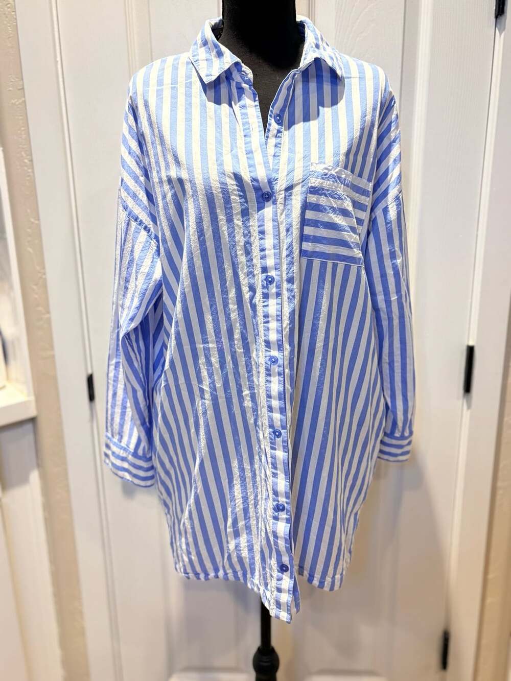 Joyspun Woven Long Sleeve Button Front Sleepshirt Size M Blue Striped (173)